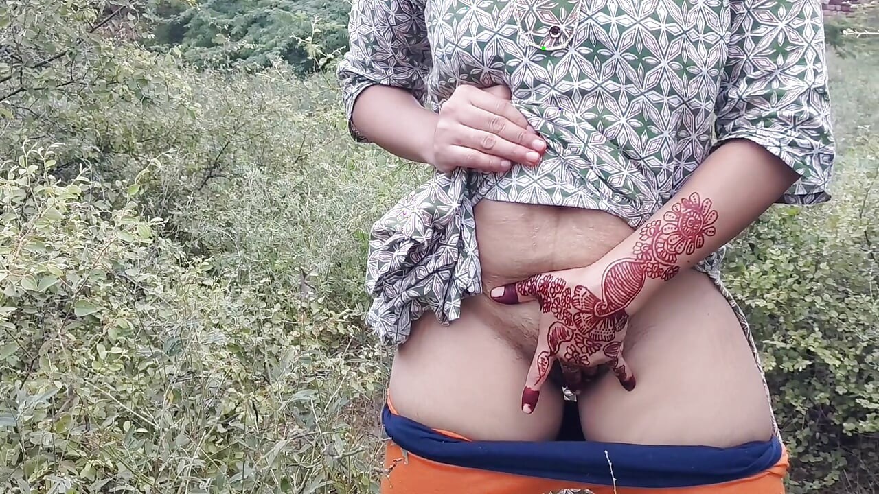 Ladki Gumne Aai Ek Ladke Ne Ladki Ko Muh Me Diya