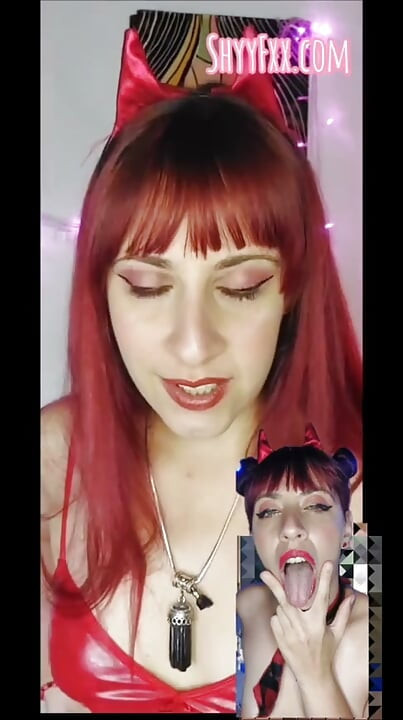 Shyyfxxは彼の頼みでこの短いチンコを謙虚にさせた!JOI フェムドム