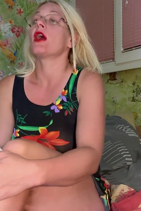 Dirty Stepmom Show JOI to the Dirty Panty Pervert Stepson