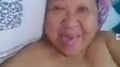 Çok azgın Filipinli büyükanne gf pt1.
