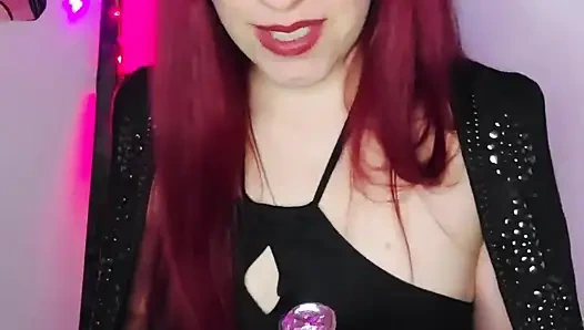 Teman gauchitamu mengajakmu ke toko seks untuk membeli mainan seks