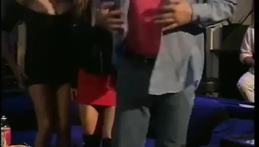 Kıllı amcık yalama amcık sikişiyor üçlü grup seks partisi