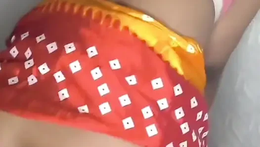 Üvey kız kardeş üvey erkek kardeşini götten amına sikiyor Hintçe ses ilk kez götten dildo dal ke götten sikiliyor