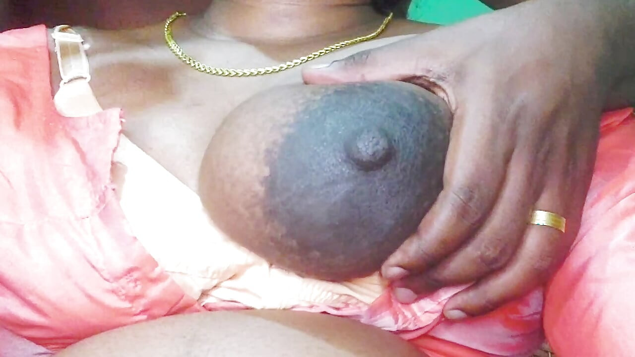 Sexy Girl In Hot boobs Video Viral