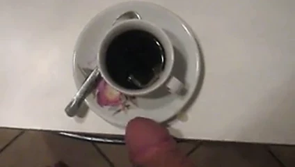 Kahvenize süt ister misiniz?