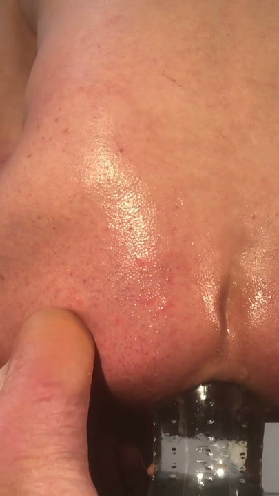 he is seized by a burning desire to dilate his anus to the maximum | Clip 1