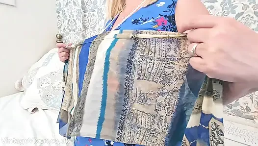 Senin için tekrar soyunuyor ve umarım geçen geceki gibi güzel ve sert boşalırsın