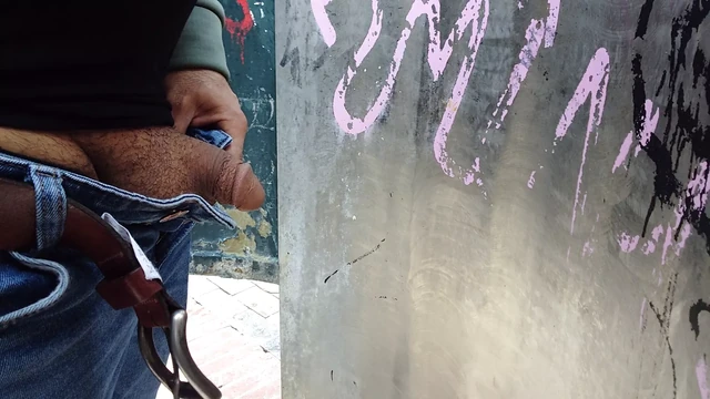 Chubbear Hairy Public Pee