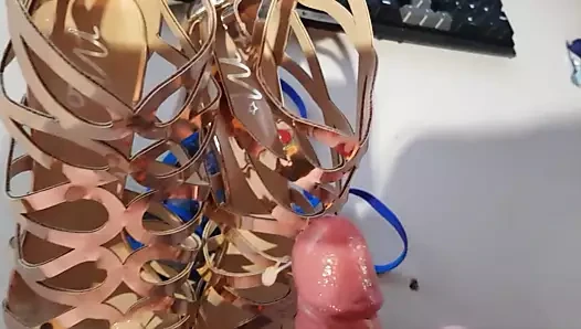 Seksi yüksek topuklu ayakkabılar kullanıcı boşalması