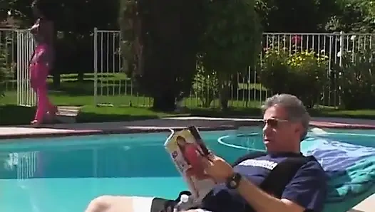 Pria kulit putih jilat memek cewek kulit hitam dan dia nyepong kontolnya