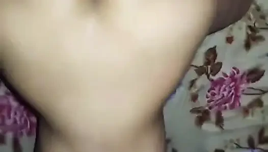 Bölüm 1 desi dost ki kız arkadaş özel zaman arkadaşının kız arkadaşı gizli desi gece yarısı toplantısına geldi ( Hintçe ses