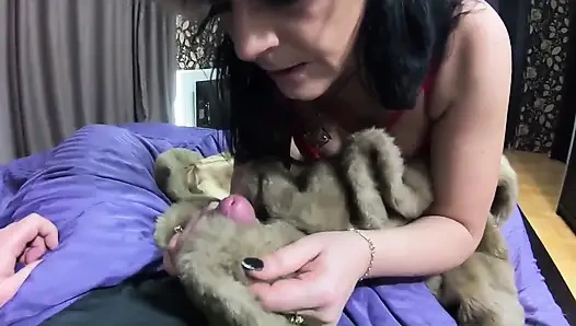 Подарок босса, глубокий минет, игра в шубе и сперма на моем теле