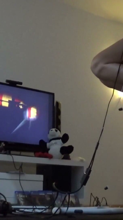 Playing an Horror Game on New Playstation 4 VR with sisters | Clip 1