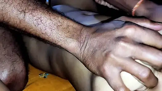 Bhabhi ki mast malaidar chut chat kar jabardast gand Mari