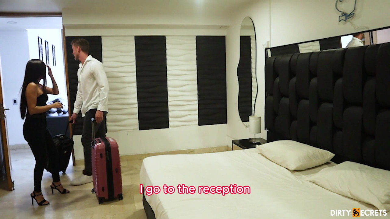 我在机场遇到一个陌生人，最后我们做爱了