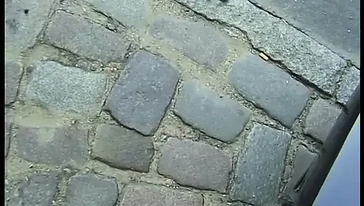 Sarışın bebek harika doğal göğüslerini gösteriyor
