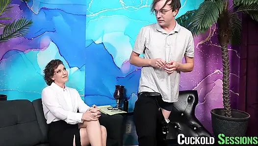 CUCKOLD-SESSIONS - ashley Edmonds macht patienten mit stier zum cuckold