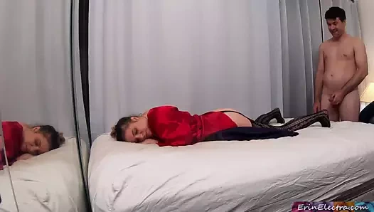 Üvey anne seks öğretiyor ama üvey oğlu yanlış deliği sikiyor