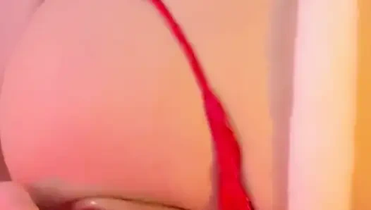 Pakaian dalam dan stoking yang indah adalah yang Anda butuhkan untuk masturbasi pagi hari