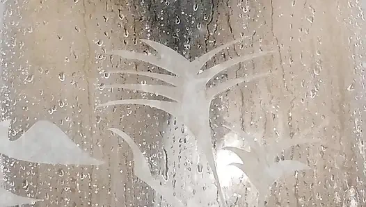 Dan jika Anda menemaniku untuk mandi, tangan Anda hilang