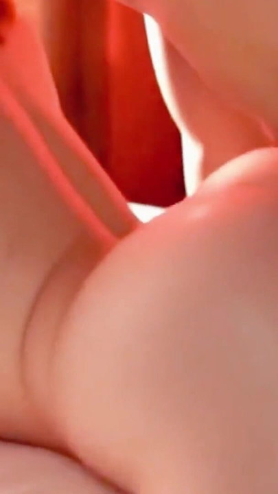 Ibu tiriku minta aku masuk ke kamar, kalau aku nggak bisa sendirian! | Klip 1