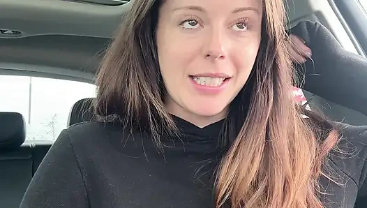 Kanadalı ateşli kız drive Thru'da iniyor!