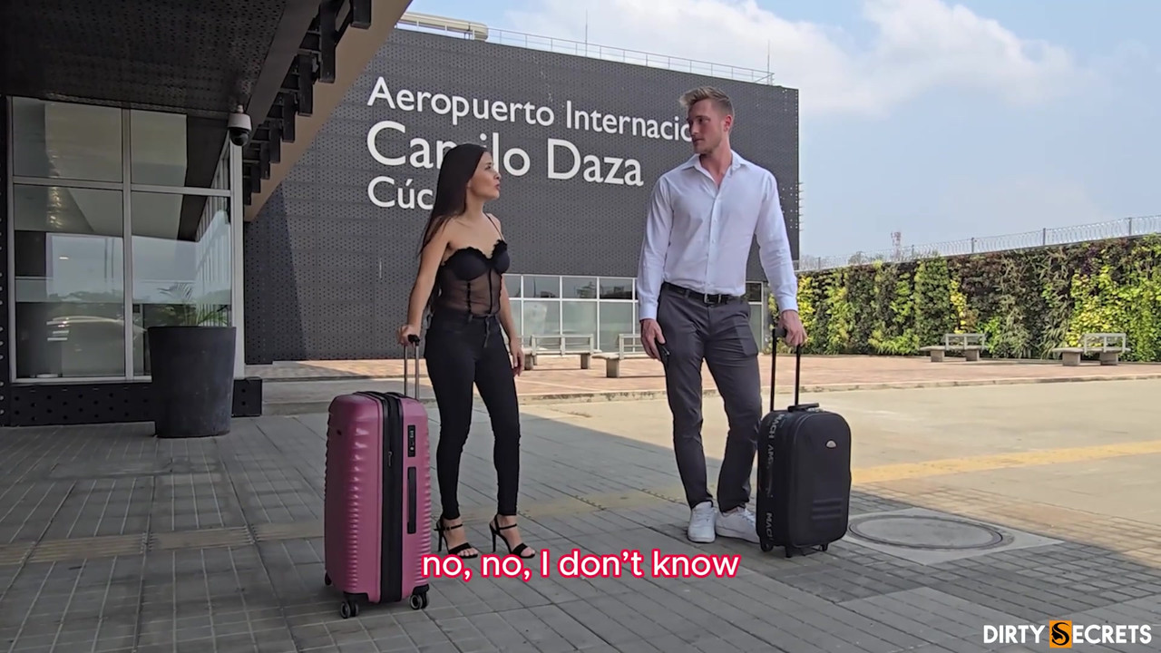 我在机场遇到一个陌生人，最后我们做爱了