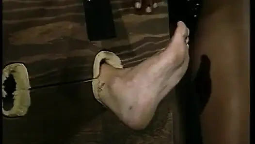 Ebenholz-domina musste ihre weiße gefesselte MILf benutzen