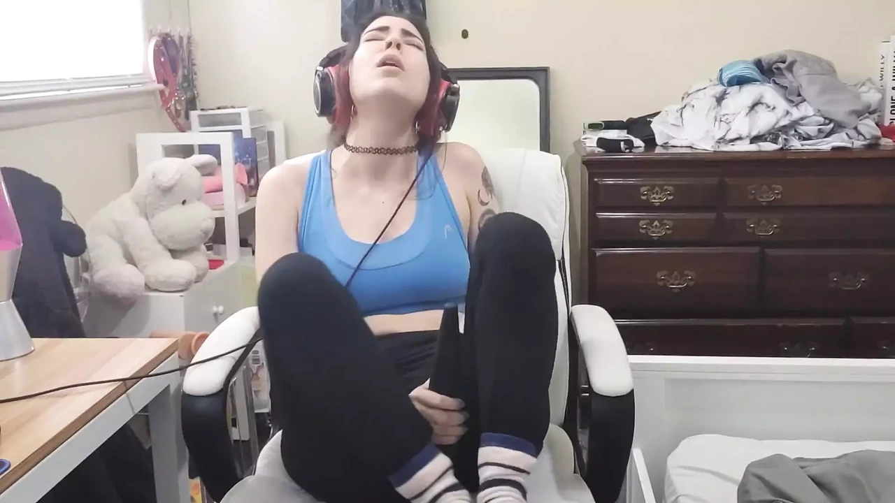 cumming to music wearing headphones