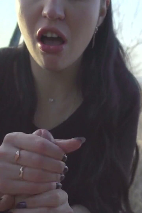 Outdoor Car Blowjob / Cum Swallow