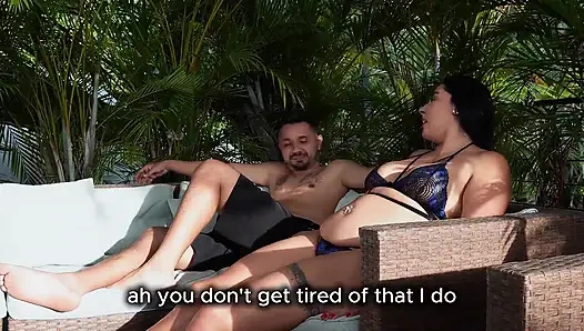 Suamiku memberiku buket bunga sebagai imbalan pantatku, anal pertamaku