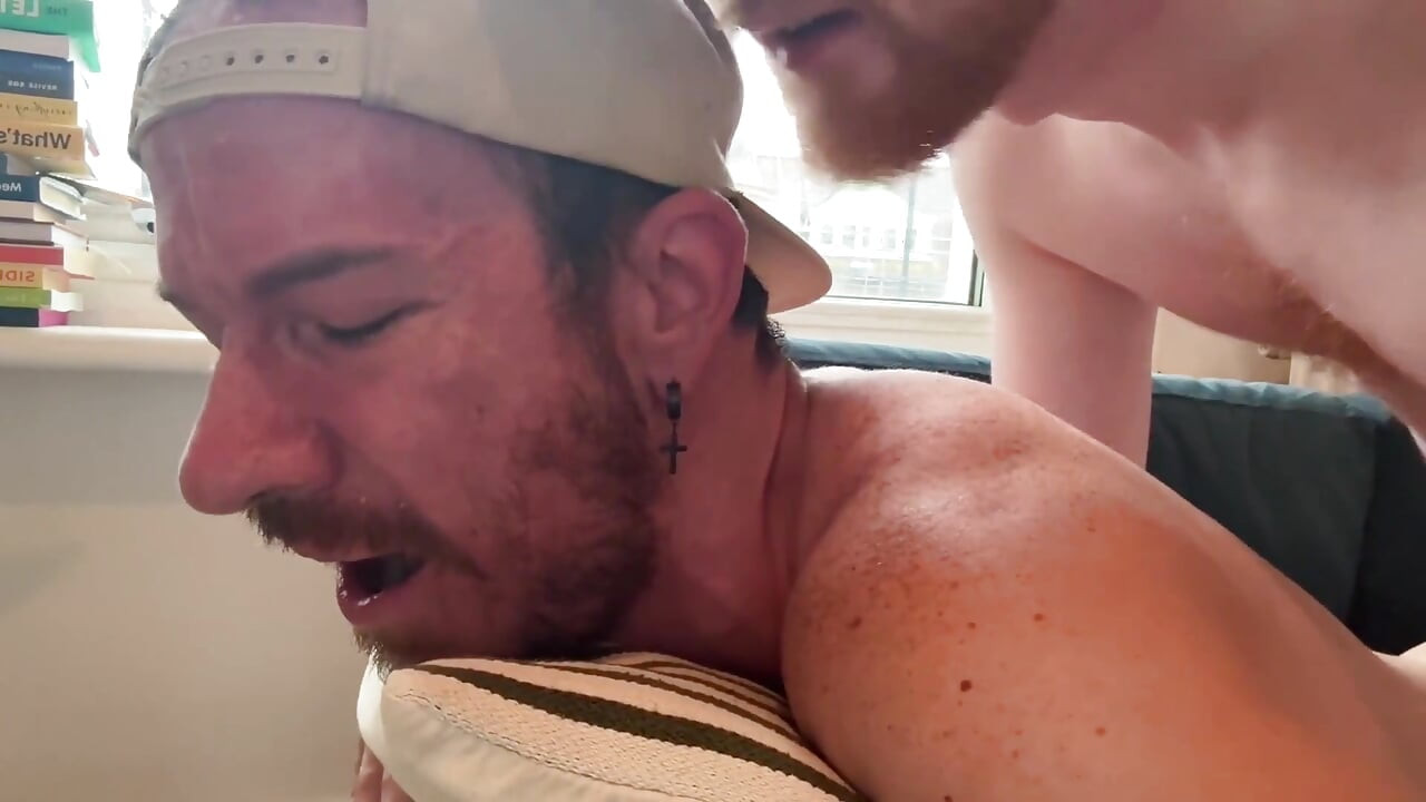 Thick 8-inch Top Fucks a Hungry Bottom