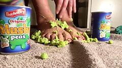 ASMR piss, feet, nylon, sploshing and heels. Littlekiwi brings awesome mature homemade content, every time