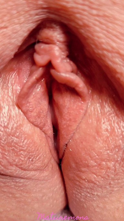 Keen for cock , watch my meaty pussy lips pout . | Clip 1