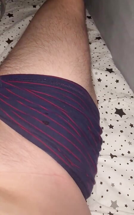 Играю с моим хуем ночью и снимаю его на видео. Есть сюрприз ждет вас в конце.