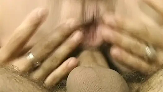 Boneka jerman pirang minum air mani setelah ngentot anal panas