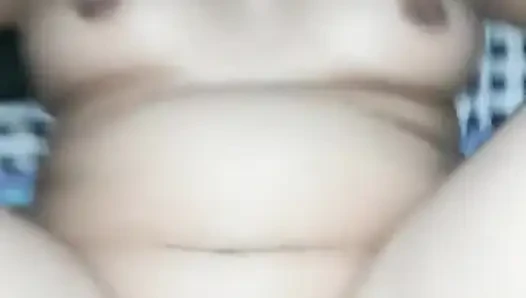 Sie haben Netflix gesehen, bis Samael mich ausgezogen und seinen schwanz in meine heiße vagina steckte