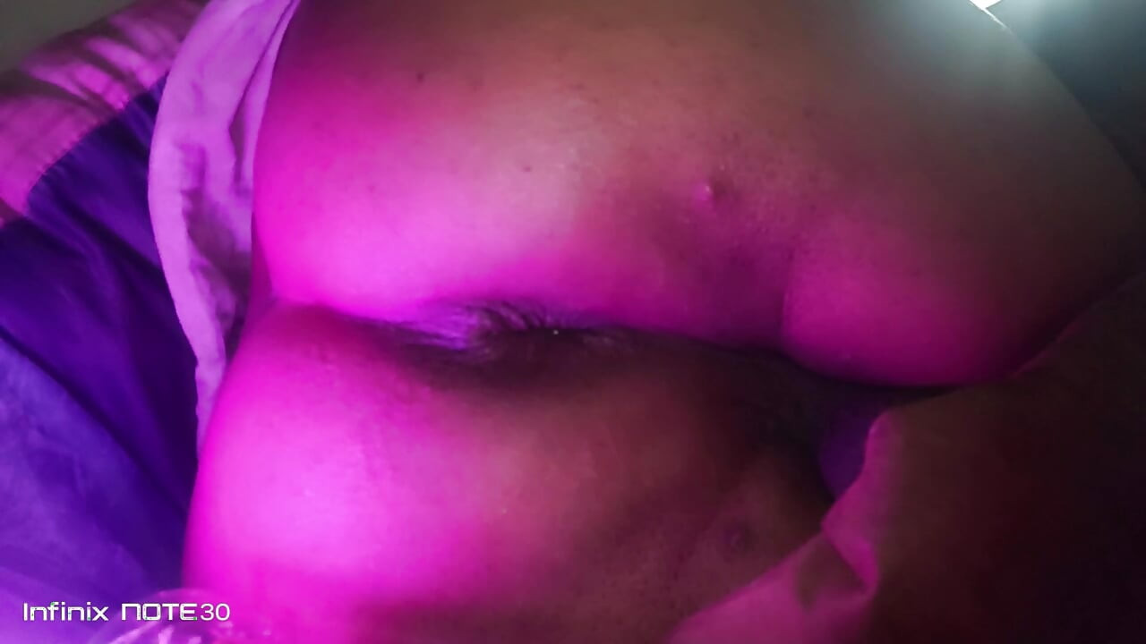 Pakistani night big butt solo home