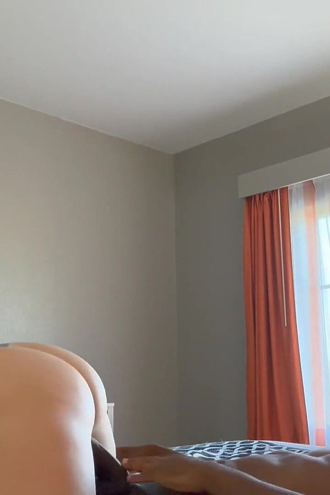 Thick Girl Jess B Takes a Classic BBC Pouncing