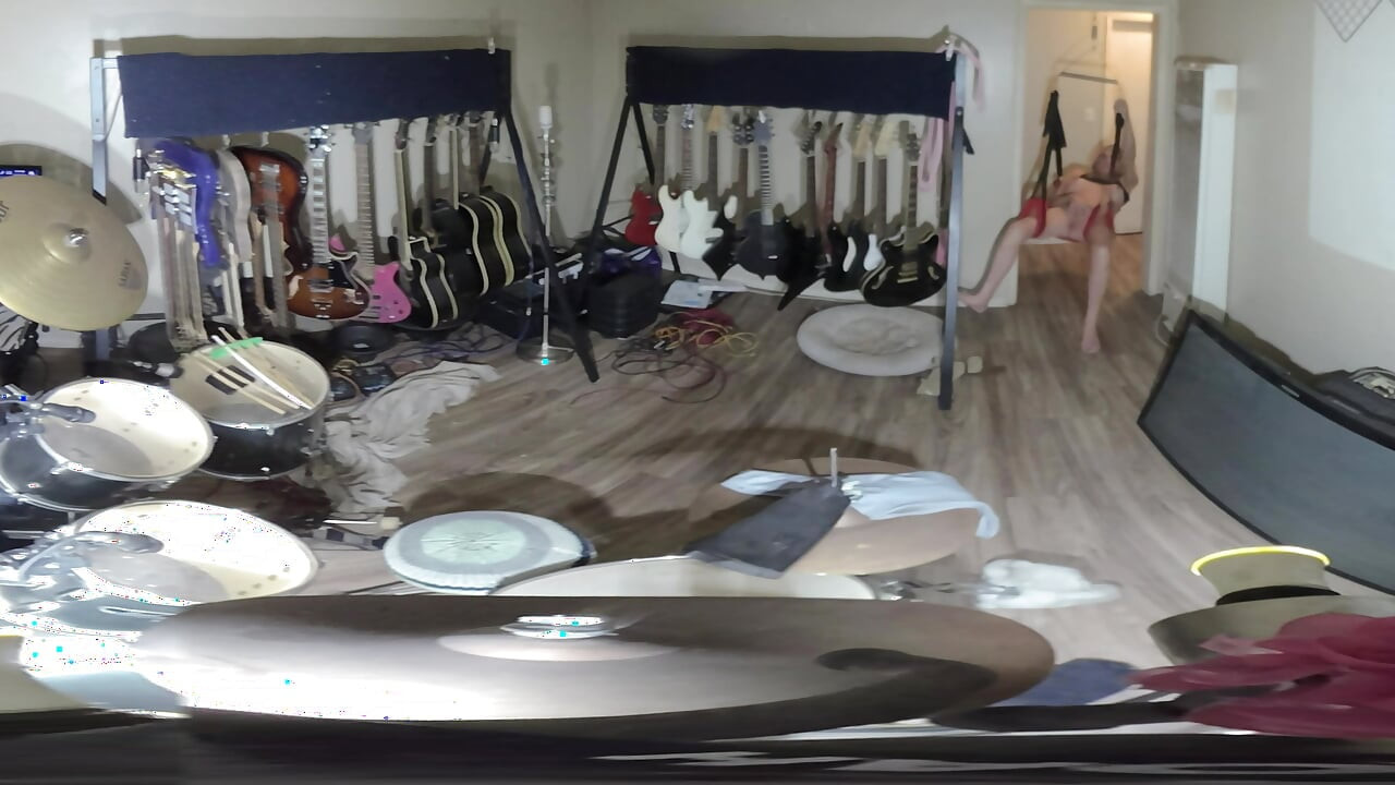 Lizzy yum sd aralık 2025 sahne arkasında post op transeksüel salıncakta mastürbasyon yapıyor