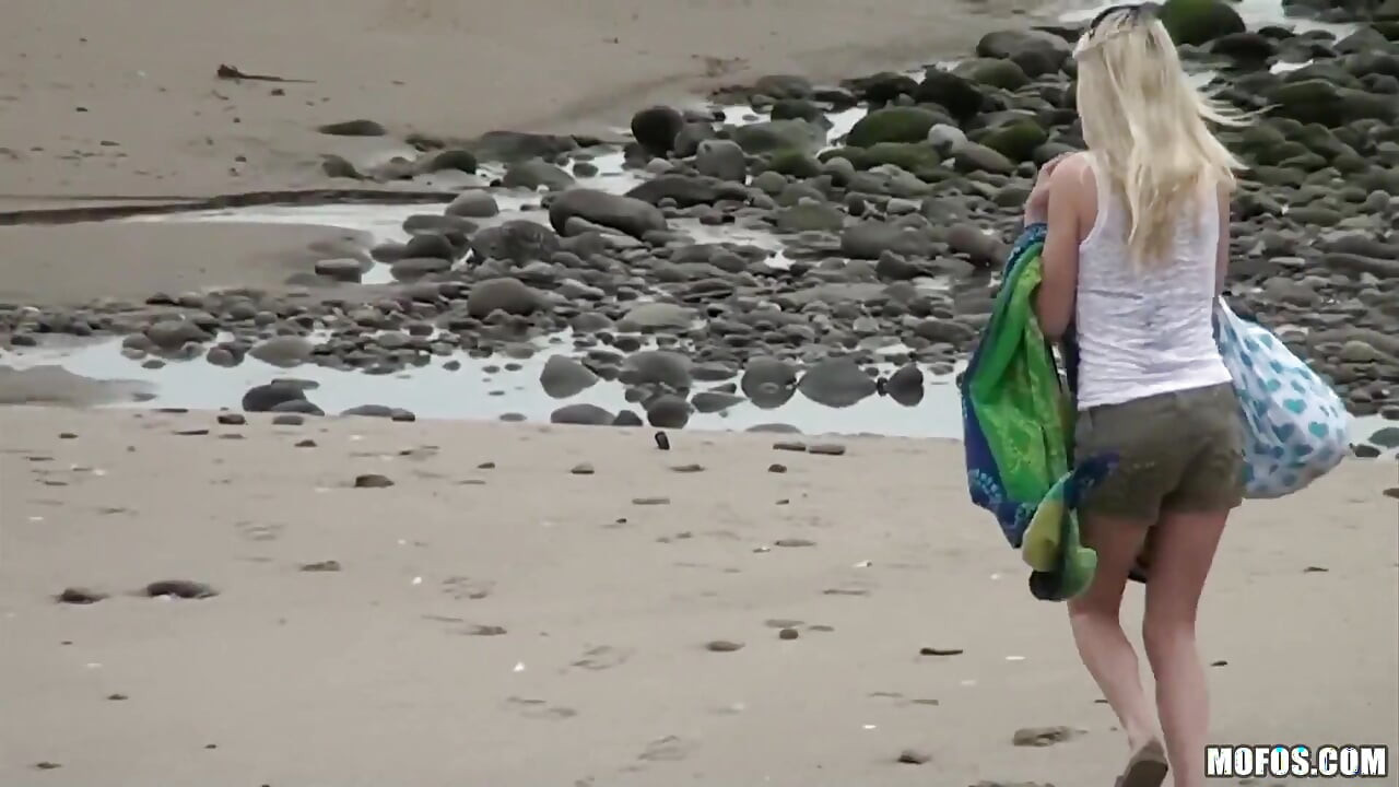 Pervs on Patrol - Jeanie Marie Sulivan Naked on the Beach Why Not Fuck