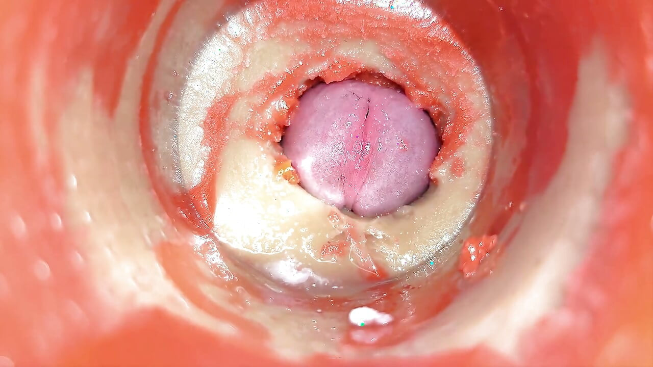 アナル子宮頸部のカメラ POV、巨大な「カップル」に取られた小さな、アナルと中出し - Asmr
