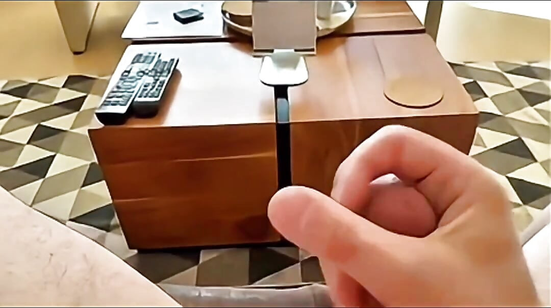ソファの射精
