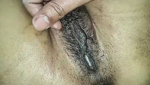 Gadis imut dengan memek tebal lagi pamer memek tebal dan videonya yang gratis di hub porno