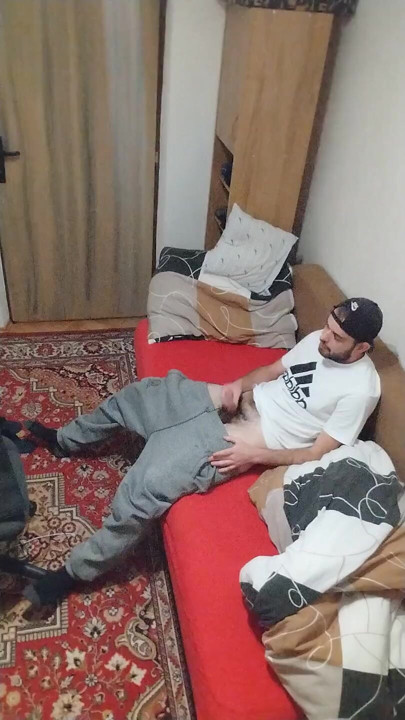 Yatak odamda mastürbasyon yapıyorum