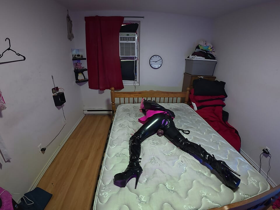 Doboz karkötő önkötözés Sissy szobalány