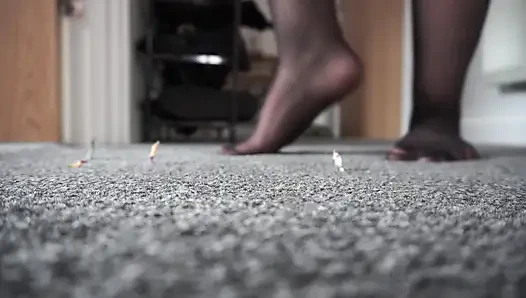 Giantess играет в прятки с сократили свои коллеги