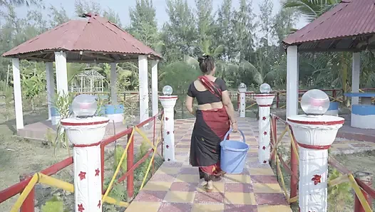 Indian Bhabi Ka Pani Mai Thukai Hot Indian Porn Video