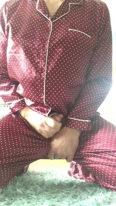 Satin wank