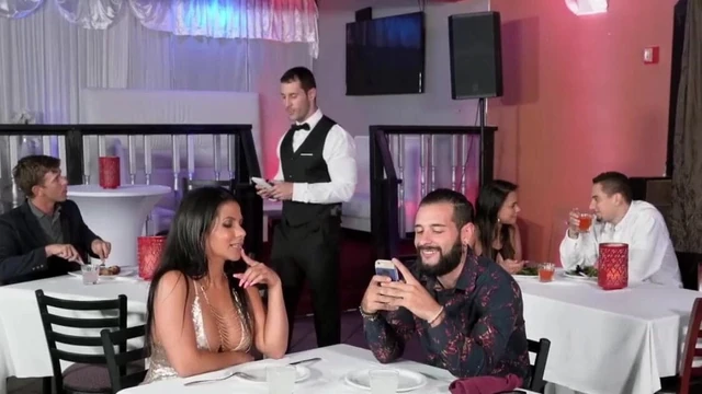 Rose Monroe Duncan Saint - Tip The Waiter Again - Reality